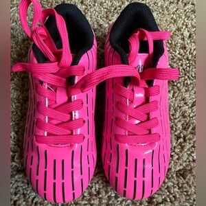 BomKinta Kids Soccer Cleats – Hot Pink/Black – Size EU 28 (US Little Kid 10)